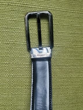 Ferragamo Classic Black Leather Belt with Smoked  Buckle